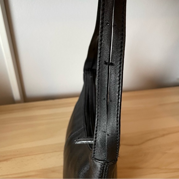 Kenneth Cole New York   black soft leather purse - Picture 8 of 11